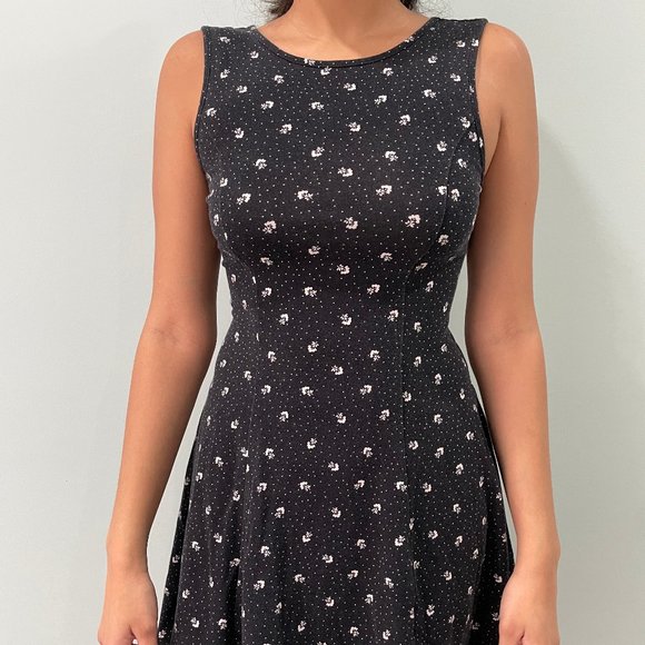 Short black dress in size S - Picture 1 of 2
